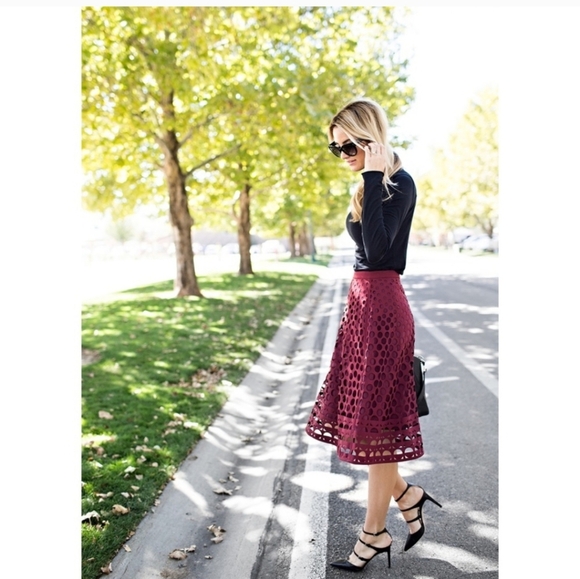 EUC J CREW BURGUNDY LASER CUT-OUT GEOMETRIC A-LINE MIDI SKIRT, SZ4 - Picture 1 of 14